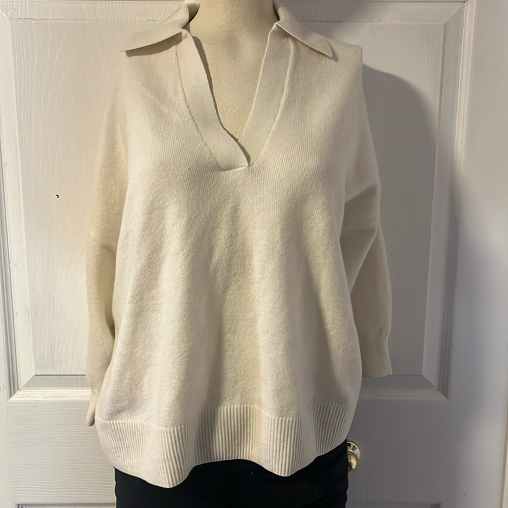 H & M White Oversized Crop Sweater